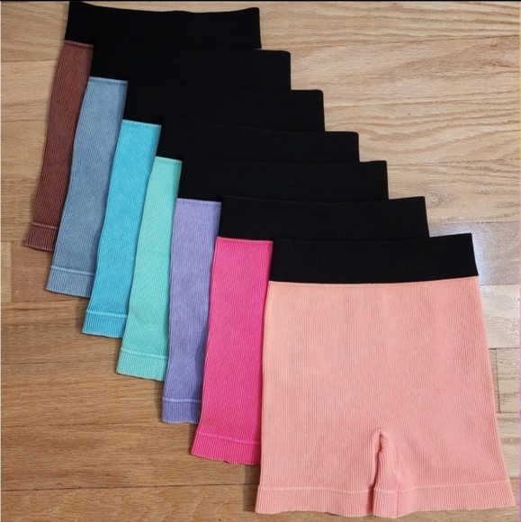 Zenana Not Your Basic Bike Shorts Seamless Ribbed Washed Fuscha FP0000 - Picture 3 of 3